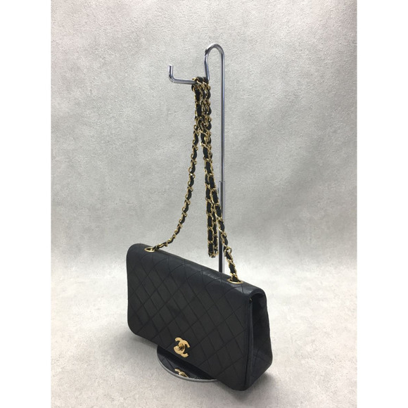 Chanel Labmskin Leather Chain Shoulder Bag Blacks - Picture 2 of 6